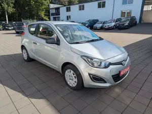 Hyundai i20 FIFA World Cup Edition**KLIMA+ALARMANLAGE** Bild 2