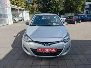 Hyundai i20 FIFA World Cup Edition**KLIMA+ALARMANLAGE** Bild 5