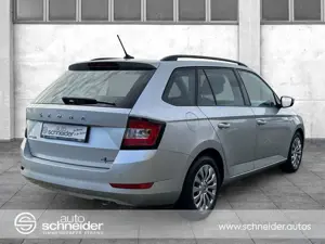 Skoda Fabia Fabia Combi 1.0 TSI Ambition Navi Sitzhzg App PDC Bild 5