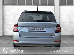 Skoda Fabia Fabia Combi 1.0 TSI Ambition Navi Sitzhzg App PDC Bild 4