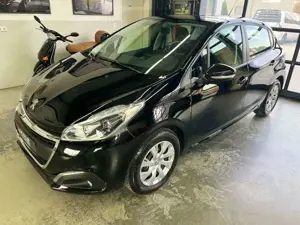 Peugeot 208 1.2 12V PureTech Active+Klima+SHZ+PDC+8fach