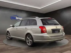 Toyota Avensis Kombi 2.2 D-CAT Executive NAVI°XENON°SHZ Bild 4