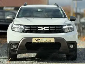 Dacia Duster II Journey+ 4WD AHK 360CAM NAVI SHZ Bild 3