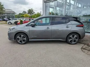 Nissan Leaf 39 kWh N-Connecta Winterpaket LED Bild 2