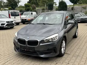 BMW 216 Bild 2