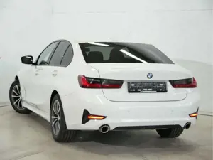 BMW 318 318i Sport Line Autom. LED Sound AmbienteLicht Bild 3