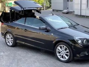 Opel Astra Astra Twin Top 1.8 Edition Bild 2