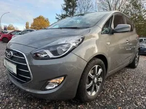 Hyundai iX20 blue Space