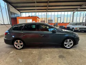 SEAT Leon ST FR 2.0 TSI DSG Navi LED Alcantara Kamera Bild 4