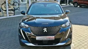 Peugeot 2008 PureTech 130 Allure Bild 4