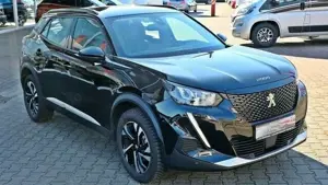 Peugeot 2008 PureTech 130 Allure Bild 5