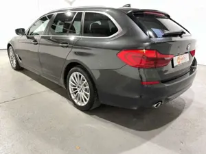 BMW 520 D Touring Automatik EU6d-T Leder LED ACC Navi Bild 2