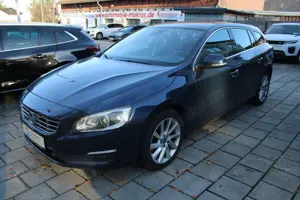 Volvo V60 V60 D4 Geartronic Momentum BiXenon Navigation Rück
