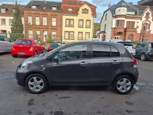 Toyota Yaris Edition " 1 Hand "