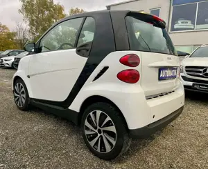 smart forTwo COUPE*GARANTIE*CARPLAY*BLUETOOTH*NAVI*PANO*USB*SER