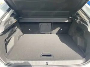 Citroen C4 Hybrid 136 ë-DSC6 MAX + Techno/Winter Paket Bild 4