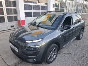 Citroen C4 Cactus 1.6 Shine Panorama Klima Navi Touch 8fach Bild 2