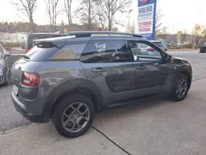 Citroen C4 Cactus 1.6 Shine Panorama Klima Navi Touch 8fach Bild 3