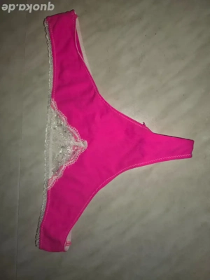 Verkaufe getragene socken und tangas