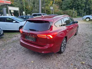 Ford Focus Turnier 56Tkm LED Navi Kamera 17" Scheckh 2Hnd Bild 3