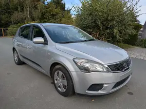 Kia Ceed / cee'd Ceed 1.4 CVVT Attract