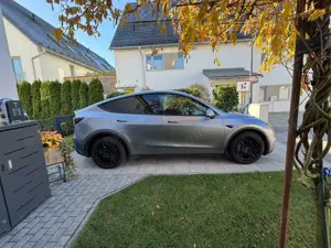 Tesla Model Y Model Y Long Range Dual Motor AWD Bild 3
