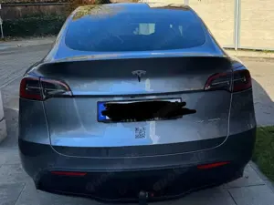 Tesla Model Y Model Y Long Range Dual Motor AWD Bild 5