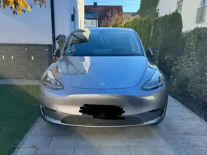 Tesla Model Y Model Y Long Range Dual Motor AWD Bild 2