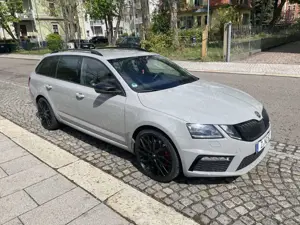 Skoda Octavia Combi 2.0 TSI DSG RS Bild 4