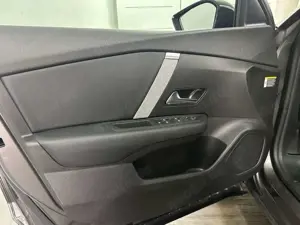 Citroen C4 1.2 PureTech 130 MAX+Navi+360°+HeadUP+LED Bild 4