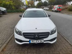 Mercedes-Benz E 220 E 220 d T Avantgarde Aut.+AHK+ACC+Widescr.+Kamera