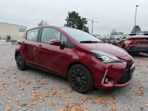 Toyota Yaris Hybrid Team D  +Kamera +Bluetooth +Sitzheizung vor