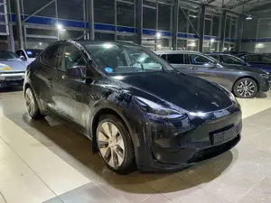 Tesla Model Y Bild 2