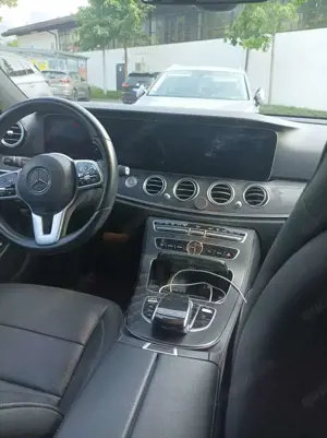 Mercedes-Benz E 220 BlueTEC 4Matic 7G-TRONIC Elegance