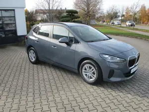 BMW 218 d Active Tourer Komfortzugang Rückfahrkamera Bild 4