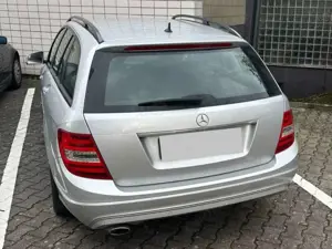 Mercedes-Benz C 220 C-Klass T CDI DPF (Blue)7G-TRONIC Avantgarde Bild 3