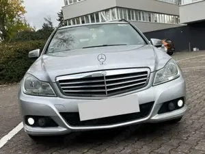 Mercedes-Benz C 220 C-Klass T CDI DPF (Blue)7G-TRONIC Avantgarde Bild 2