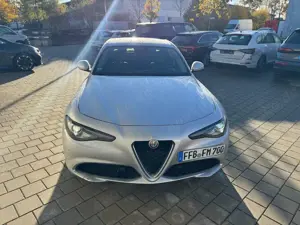 Alfa Romeo Giulia 2.2 DIESEL *TOP-Ausstattung* Scheckheft Bild 2