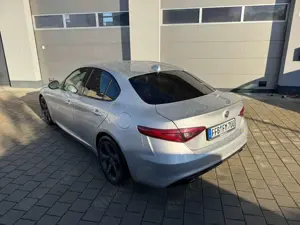 Alfa Romeo Giulia 2.2 DIESEL *TOP-Ausstattung* Scheckheft Bild 5