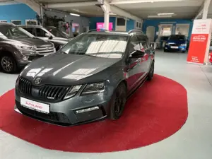 Skoda Octavia Combi RS 245 DSG NAVI AHK PANO KAMERA