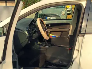 Volkswagen e-up! Wie Neu! ADAC-Geprüft: Batterie 97%! Bild 4