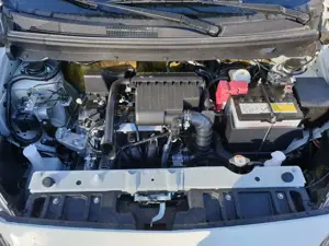 Mitsubishi Space Star 1,0 Basis *RADIO*ELEKTR.FENSTERHEBER* Bild 4