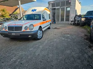 Mercedes-Benz E 280 CLASSIC Krankenwagen