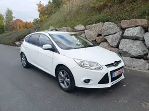 Ford Focus SYNC / HU 27 / Öl-Service "neu"