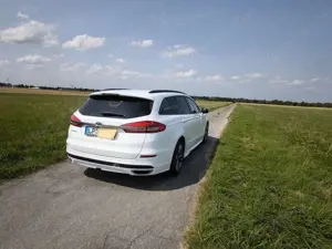 Ford Mondeo Turnier 2.0 TDCi  ST Line, Scheckheft, Top Zustand Bild 4