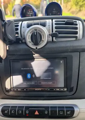 smart forTwo smart fortwo cabrio softouch BRABUS fan edition Bild 2