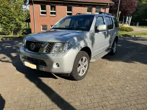 Nissan Pathfinder 2.5 dCi LE