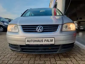 Volkswagen Touran Trendline 1.6 Benzin/ HU 04/2026/Sitzheiz Bild 2