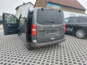 Toyota Proace Proace 2.0 L1 (8-Si.) Autm. Verso Shuttle Comfort Bild 3