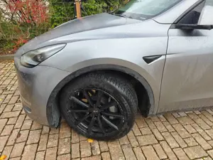 Tesla Model Y Model Y Long Range Dual Motor AWD Bild 3